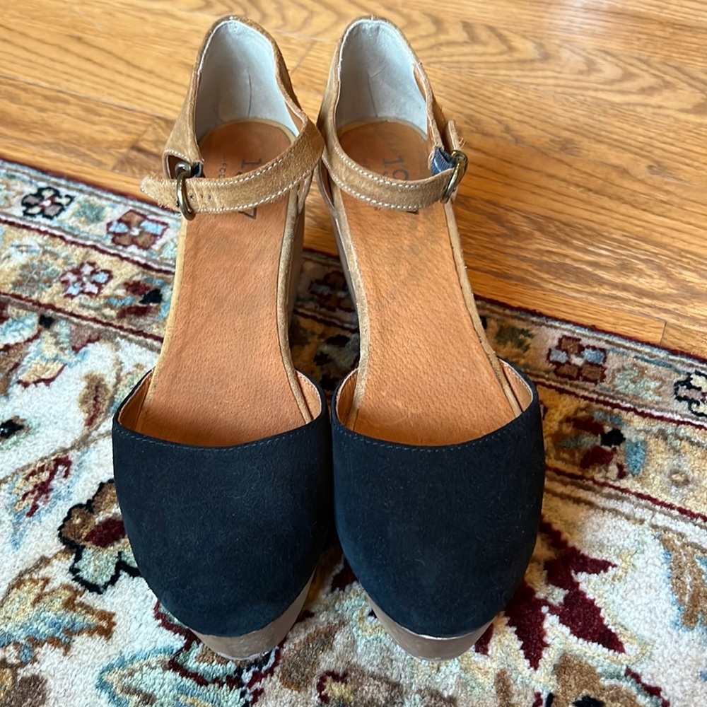 Black and Tan Wedge Sandals